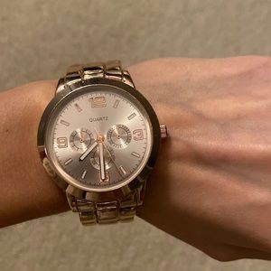 Stainless steel watch- stretchy- by for small wristed ppl